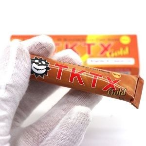 苦痛TKTXの入れ墨の感覚をなくするクリーム色の金10gのリドカインマイクロブレードを停止しなさい